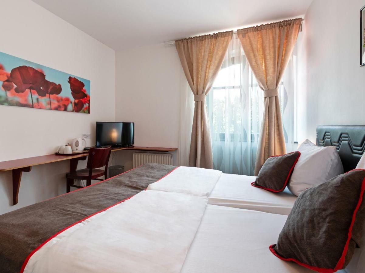 Oyo Hotel Matzbach Berlino Esterno foto